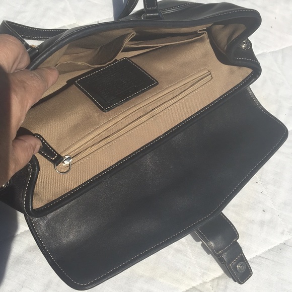 Beautiful Coach Black Leather Purse - Picture 5 of 6
